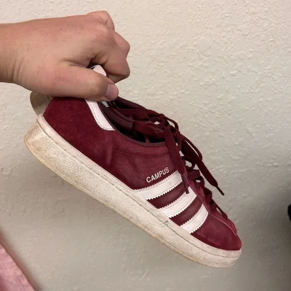 Adidas men’s 9 red & white lace up sneakers - Picture 2 of 6
